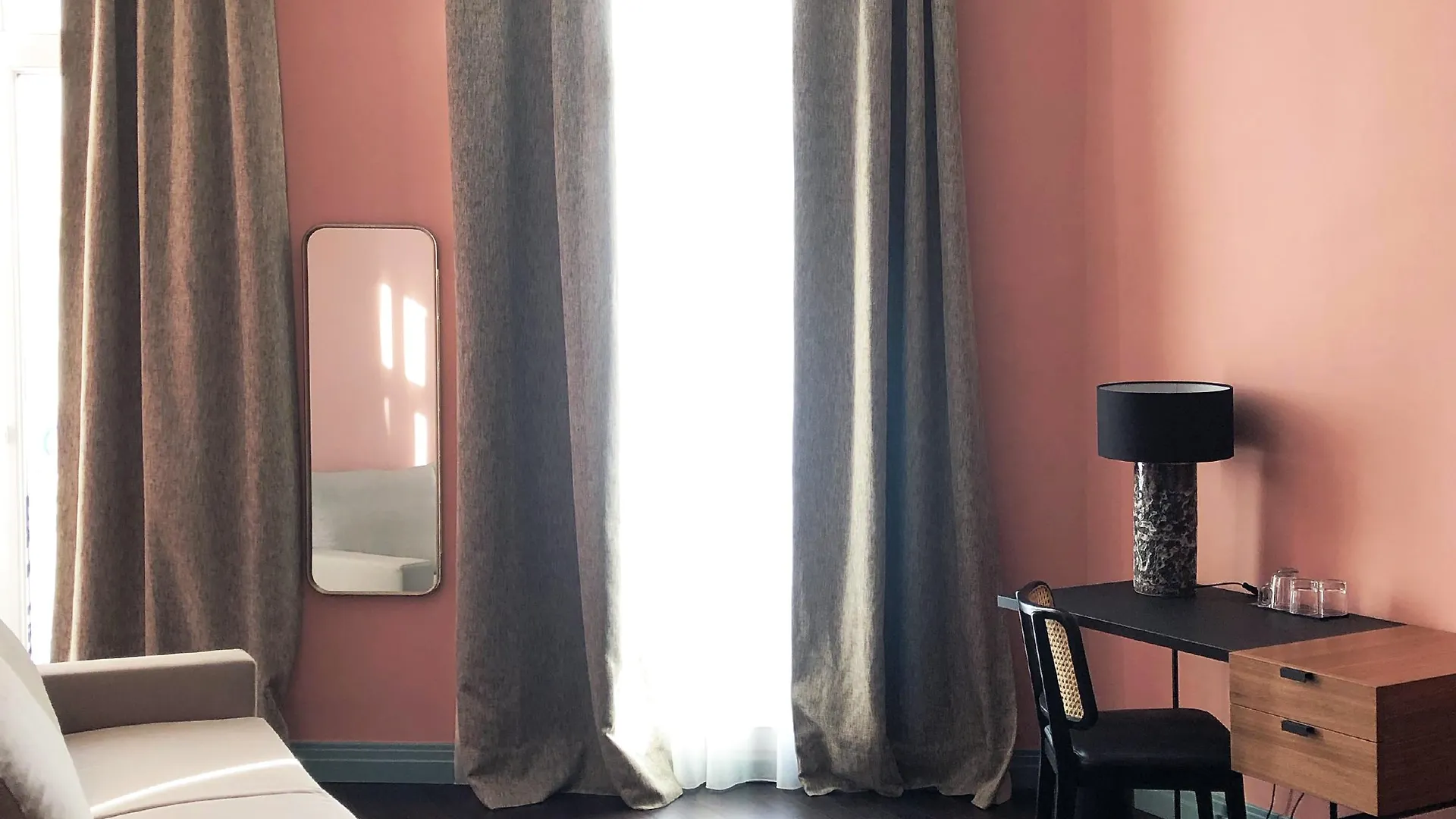 New Hotel Le Quai - Vieux Port Marseille France