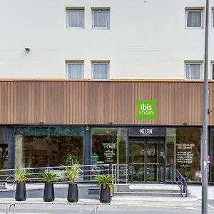 Ibis Styles Palais Des Congres Velodrome Hotel